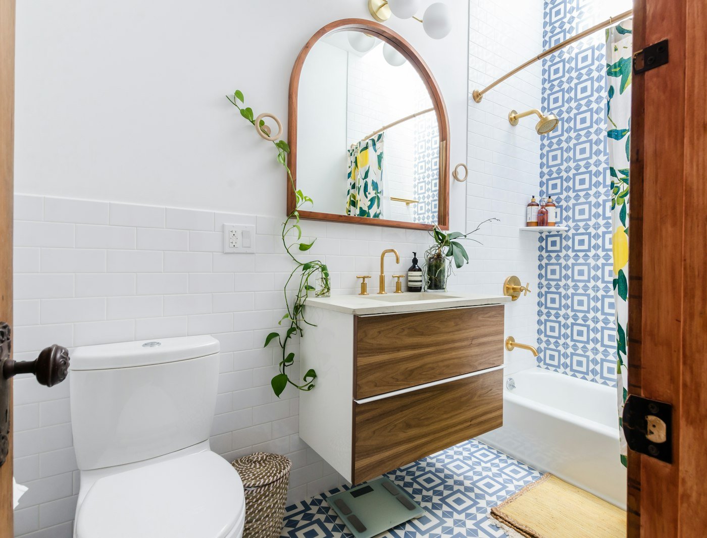 Compact bathroom with a slim 40 centimetre deep vanity replacing a pedestal sink